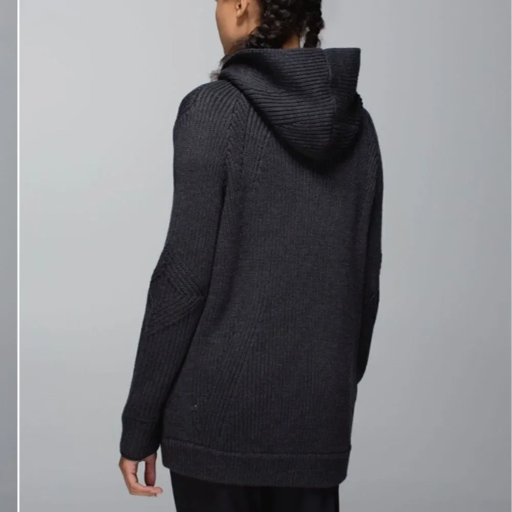 Lululemon SweatEr Once A Day
Jacket
Heathered Black - Picture 2 of 11